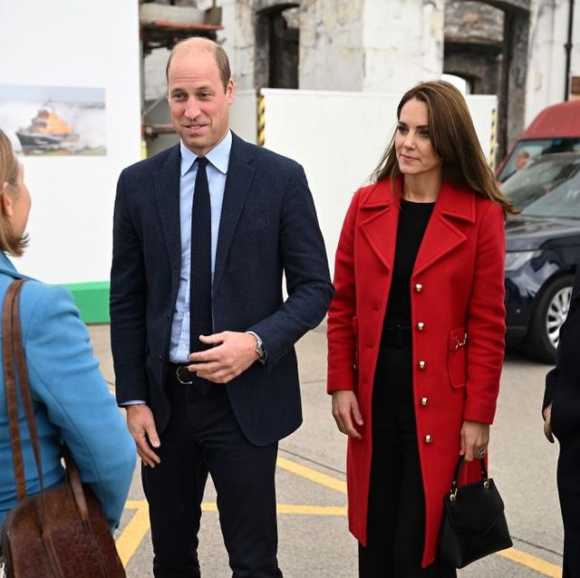 holyhead, wales   september 27 prince william, prince of wales and catherine, princess of wales during their visit to the rnli royal national lifeboat institution holyhead lifeboat station, during a visit to wales on september 27, 2022 in holyhead, wales  photo by paul ellis   wpa pool  getty images