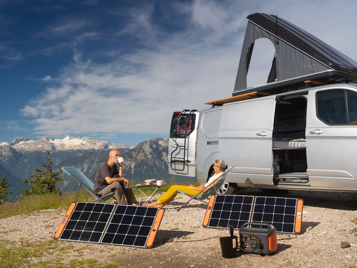 Campers y caravanas: paneles solares y estaciones de energía