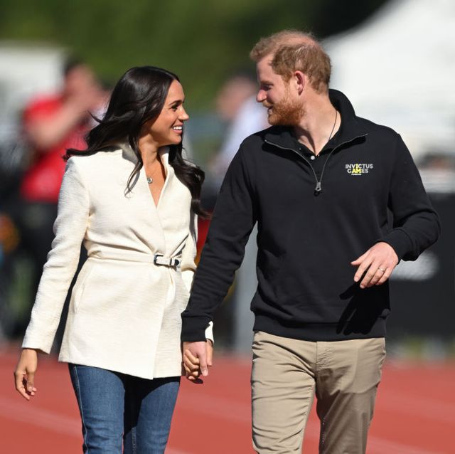 the hague, netherlands   april 17 prince harry, duke of sussex and meghan, duchess of sussex attend the athletics event during the invictus games at zuiderpark on april 17, 2022 in the hague, netherlands photo by karwai tangwireimage