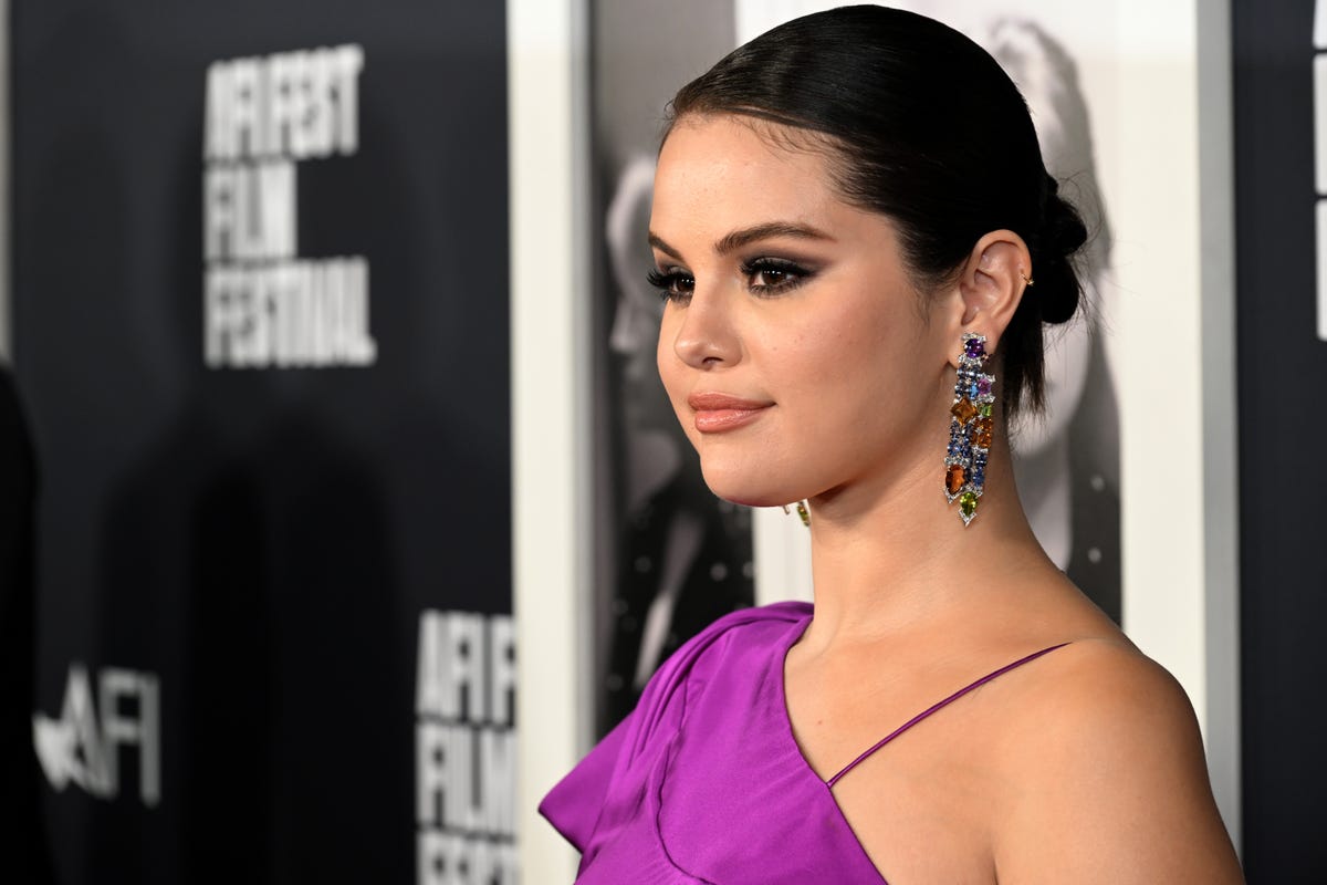 Selena Gomez Glows in Violet Gown at “My Mind and Me” Premiere