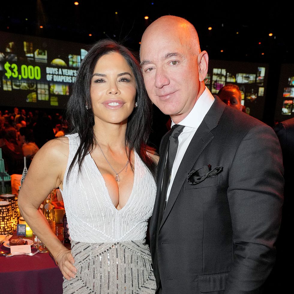 new york, new york   may 09 lauren sanchez and jeff bezos attend the robin hood benefit 2022 at jacob javits center on may 09, 2022 in new york city photo by kevin mazurgetty images for robin hood