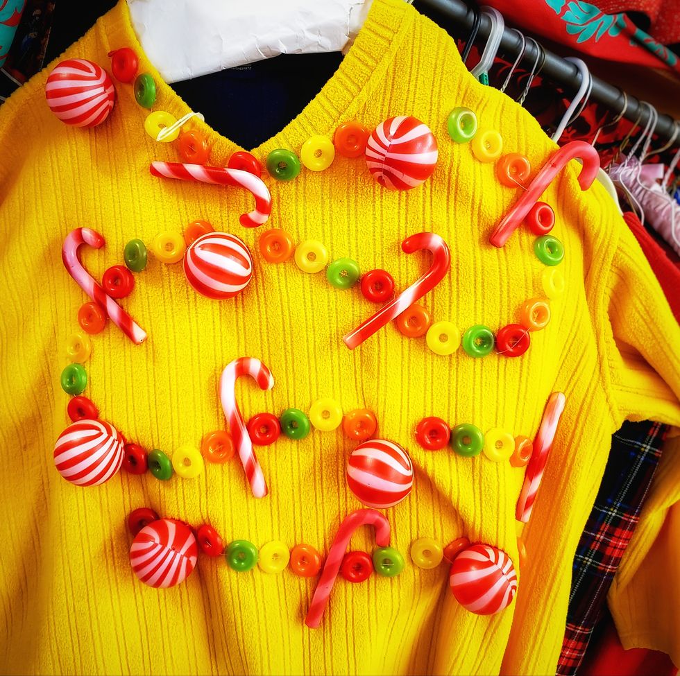 Get Ready for Ugly Christmas Sweater Season With These 16 DIY Ideas -  Callie blog