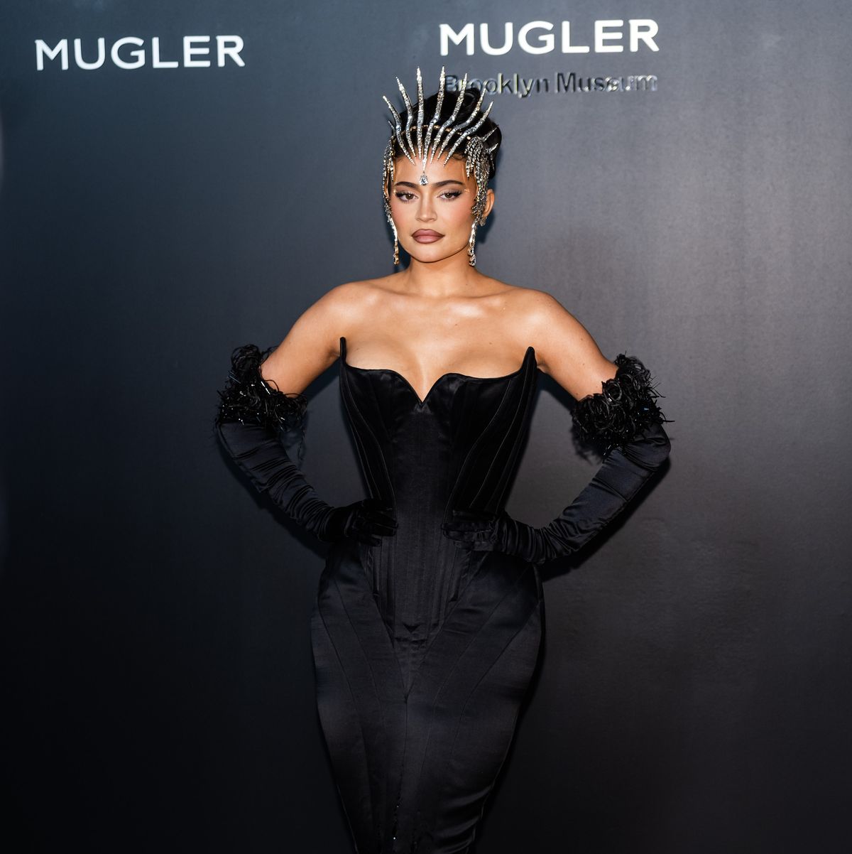Kylie Jenner viral Mugler moment, The Louis Vuitton Hotel, Estee