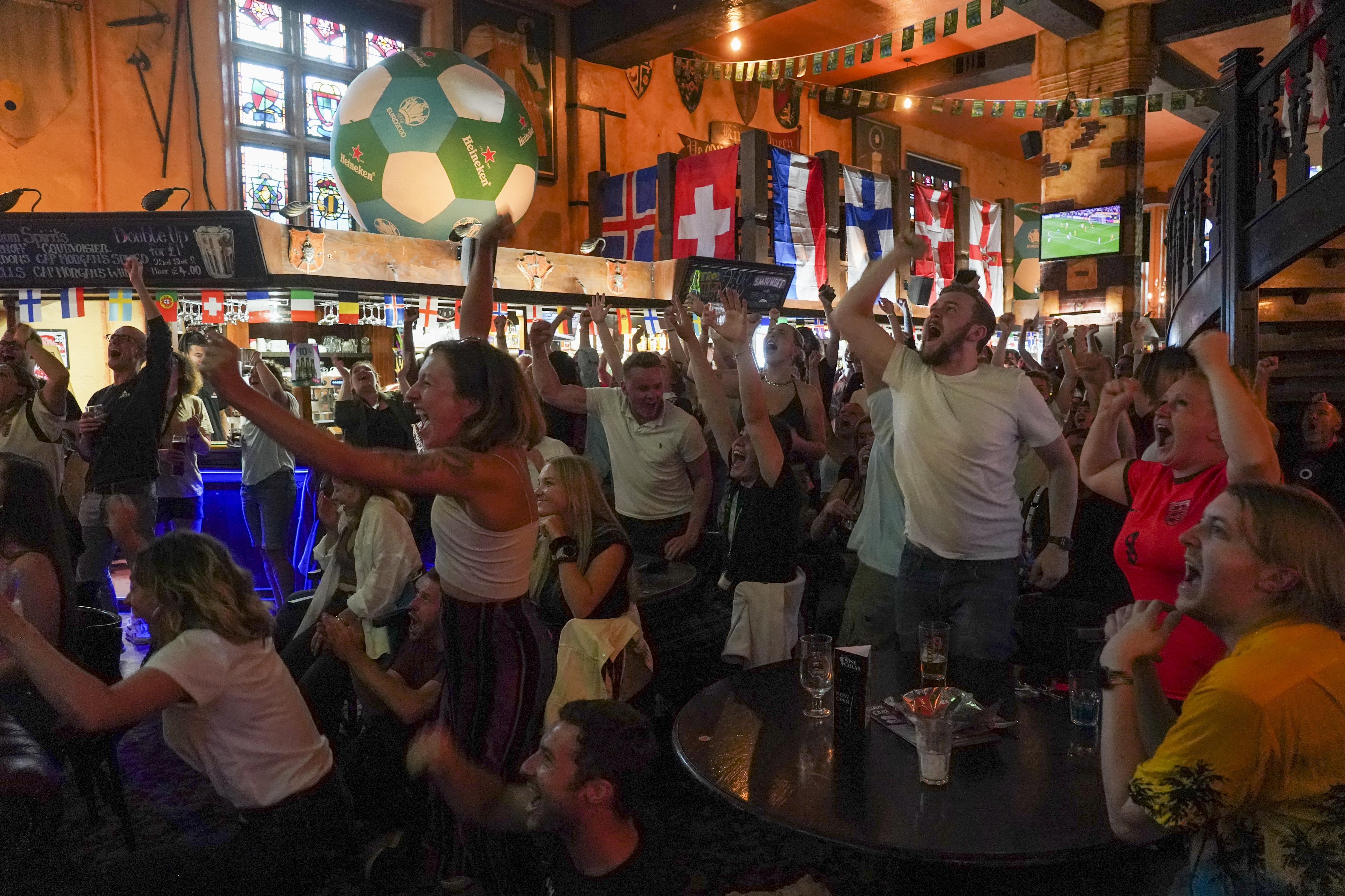 Qatar 2022: Nine sports bars and pubs in Lancashire to enjoy a pint at and  cheer England on in the World Cup