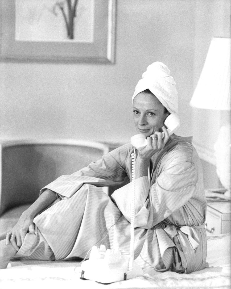 english actress maggie smith as diana barrie in california suite