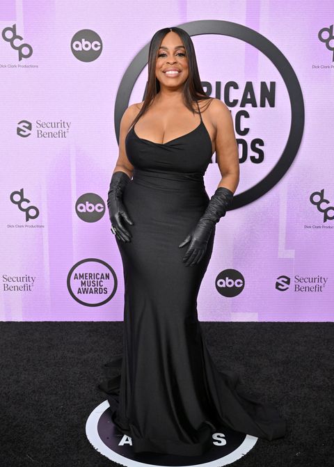 los angeles, california   november 20 editorial use only niecy nash attends the 2022 american music awards at microsoft theater on november 20, 2022 in los angeles, california photo by axellebauer griffinfilmmagic