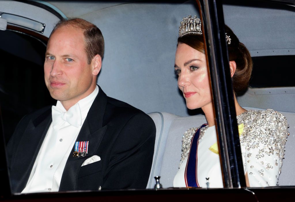 The Meaning Behind Every Piece In Kate Middleton's Banquet Look