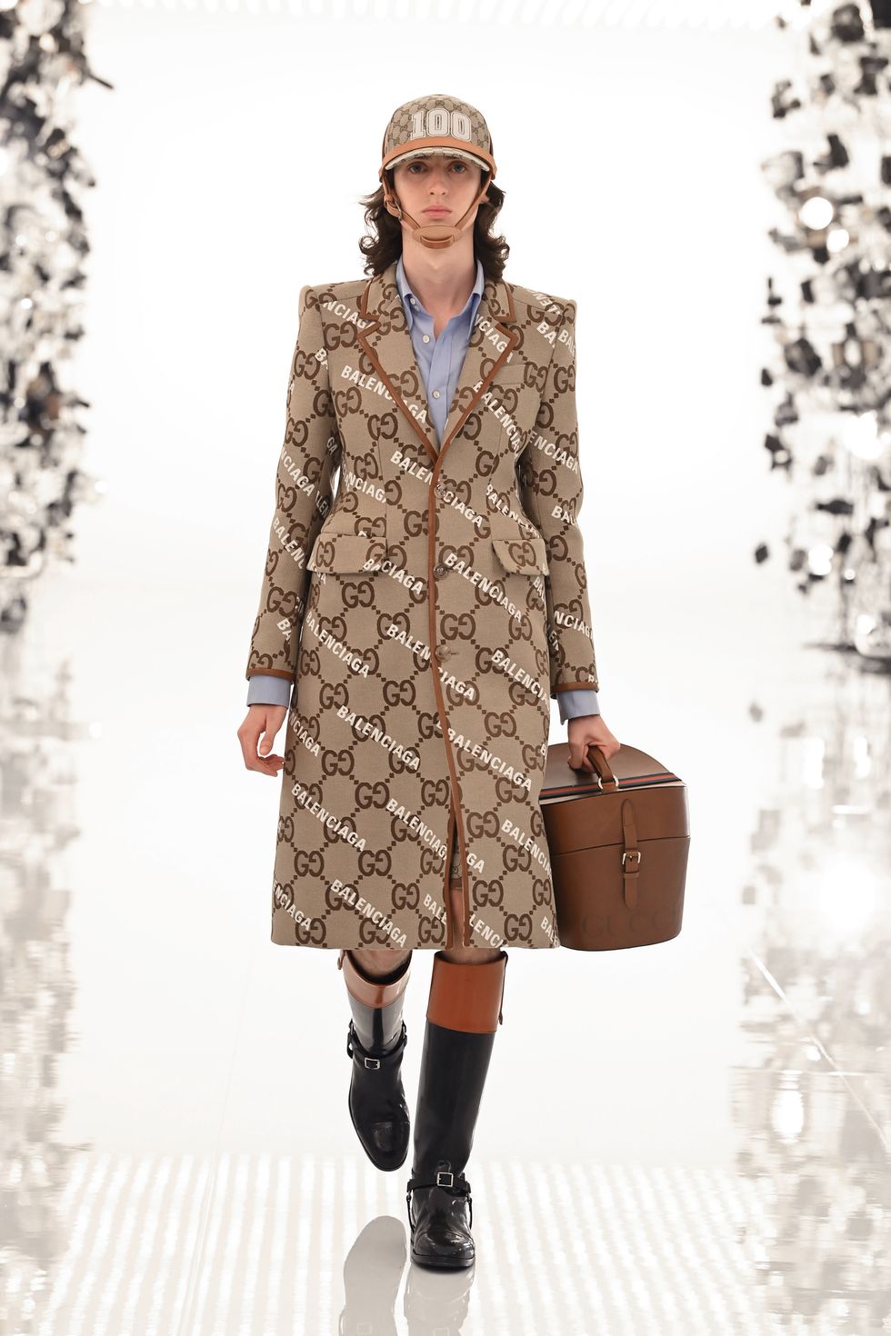 rome, italy   april 15 look 80 from gucci aria collection on april 15, 2021 in rome, italy photo by daniele venturelligetty images for gucci
