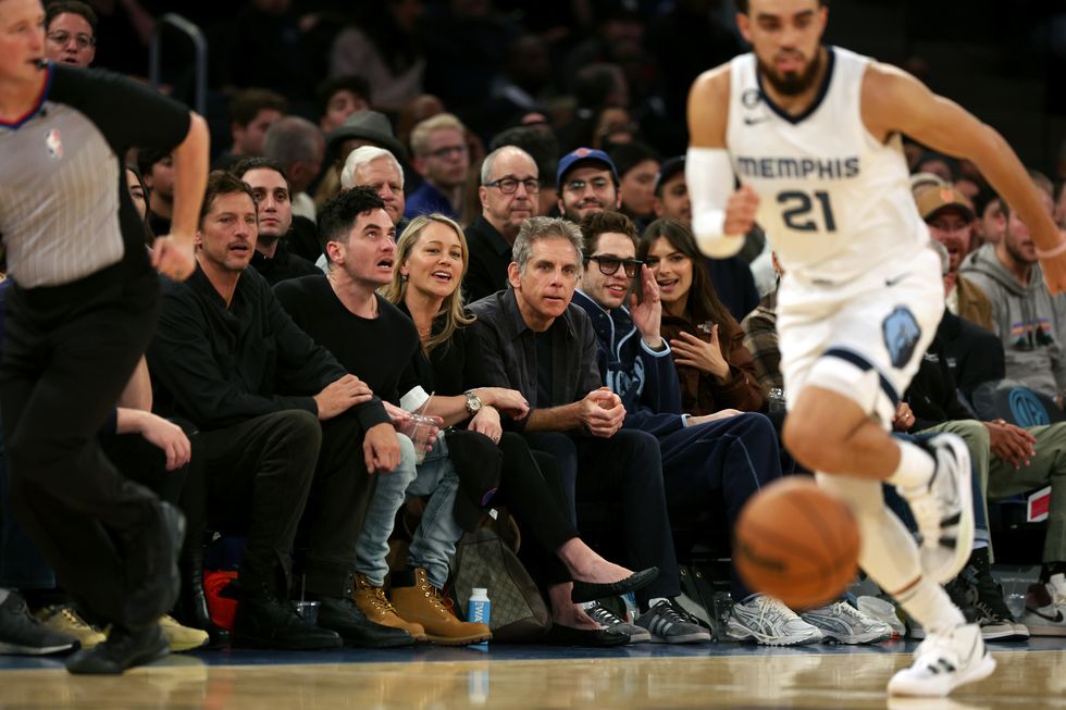 new york, new york   november 27  christine taylor, ben stiller, pete davidson and emily ratajkowski watch the action during the game between the memphis grizzlies and the new york knicks at madison square garden on november 27, 2022 in new york city photo by jamie squiregetty images