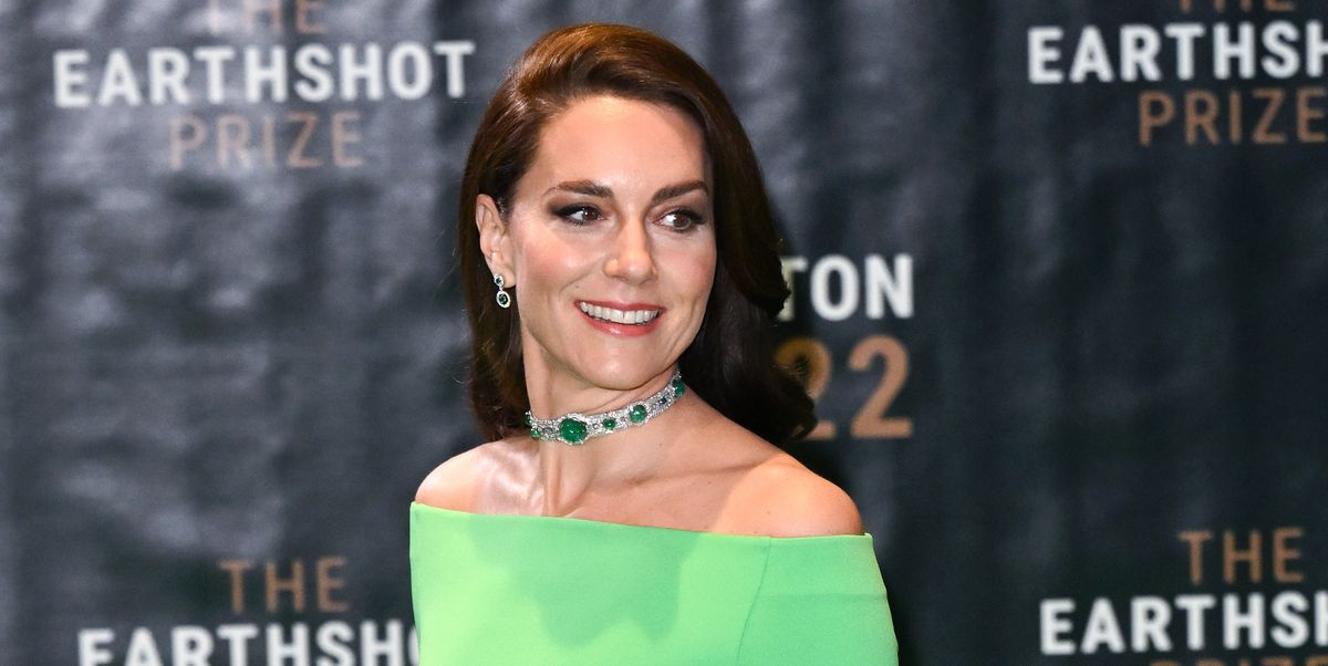 Kate Middleton's Earthshot Awards Dress Was Basically a Wearable Green Screen and Twitter *Noticed*