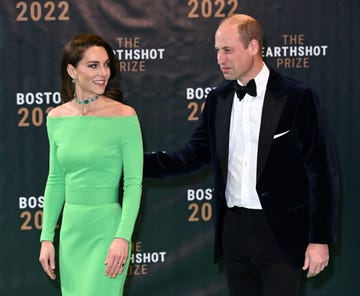 boston, massachusetts   december 02 catherine, princess of wales and prince william, prince of wales attend the earthshot prize 2022 at mgm music hall at fenway on december 02, 2022 in boston, massachusetts photo by karwai tangwireimage