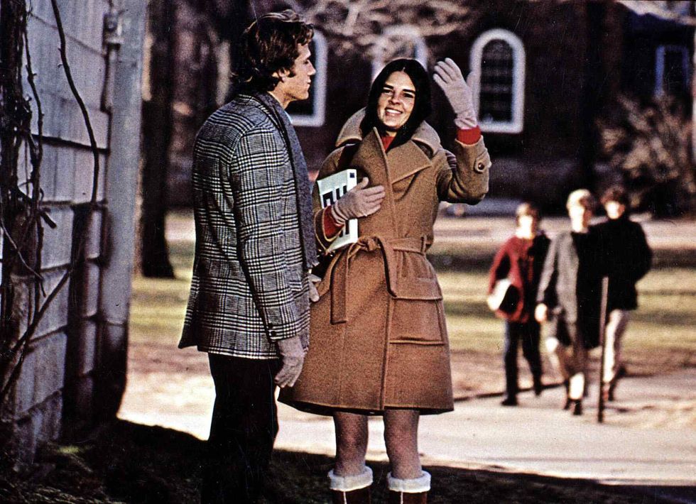 Cinema Love Story, 1970s, 1970s, Film, Love Story, Coat, Fashion, Coat, Fashion, Love Story, 1970s, 1970s, Film, Love Story, Coat, Mod, Coat, Fashion, Ryan Onall, Ali McGraw as Boy Lawyer Oliver Barrett Ryan O'Neal wants to borrow a book at Radcliffe College Meets Jenny Cavalieri Ali McGraw, 1970 Photo by Film Official Archive via Getty Images