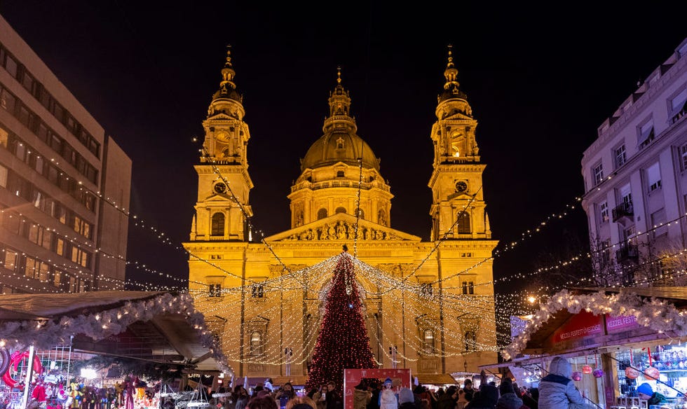 christmas market by budapest basilica