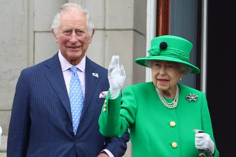 london, england june 05 prince charles, prince of wales and queen elizabeth ii, prince george of cambridge, prince william, duke of cambridge, princess charlotte of cambridge, prince louis of cambridge and catherine, duchess of cambridge stand on a balcony during the platinum jubilee pageant on june 05, 2022 in london, england the platinum jubilee of elizabeth ii is being celebrated from june 2 to june 5, 2022, in the uk and commonwealth to mark the 70th anniversary of the accession of queen elizabeth ii on 6 february 1952 photo by hannah mckay wpa poolgetty images