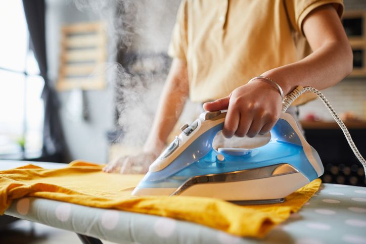 Ironing hack using tin foil - How to iron clothes quicker using tin foil