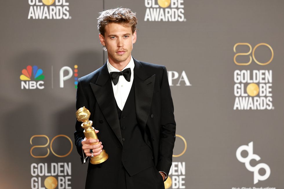 beverly hills, california january 10 austin butler poses with the best actor in a motion picture – drama award for elvis in the press room during the 80th annual golden globe awards at the beverly hilton on january 10, 2023 in beverly hills, california photo by matt winkelmeyerfilmmagic