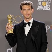 beverly hills, california january 10 austin butler poses with the best actor in a motion picture – drama award for elvis in the press room during the 80th annual golden globe awards at the beverly hilton on january 10, 2023 in beverly hills, california photo by amy sussmangetty images