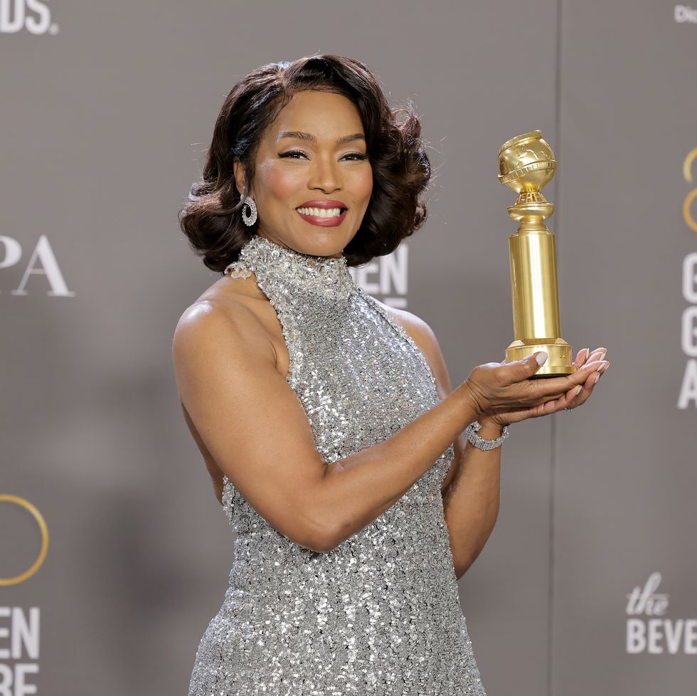 beverly hills, california january 10 angela bassett poses with the best supporting actress in a motion picture award for black panther wakanda forever poses in the press room during the 80th annual golden globe awards at the beverly hilton on january 10, 2023 in beverly hills, california photo by amy sussmangetty images