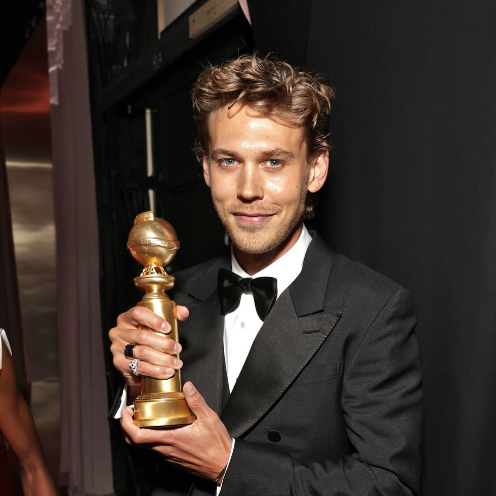 beverly hills, california january 10 80th annual golden globe awards pictured austin butler poses backstage with the best actor in a motion picture – drama award for elvis at the 80th annual golden globe awards held at the beverly hilton hotel on january 10, 2023 in beverly hills, california photo by todd williamsonnbc via getty images