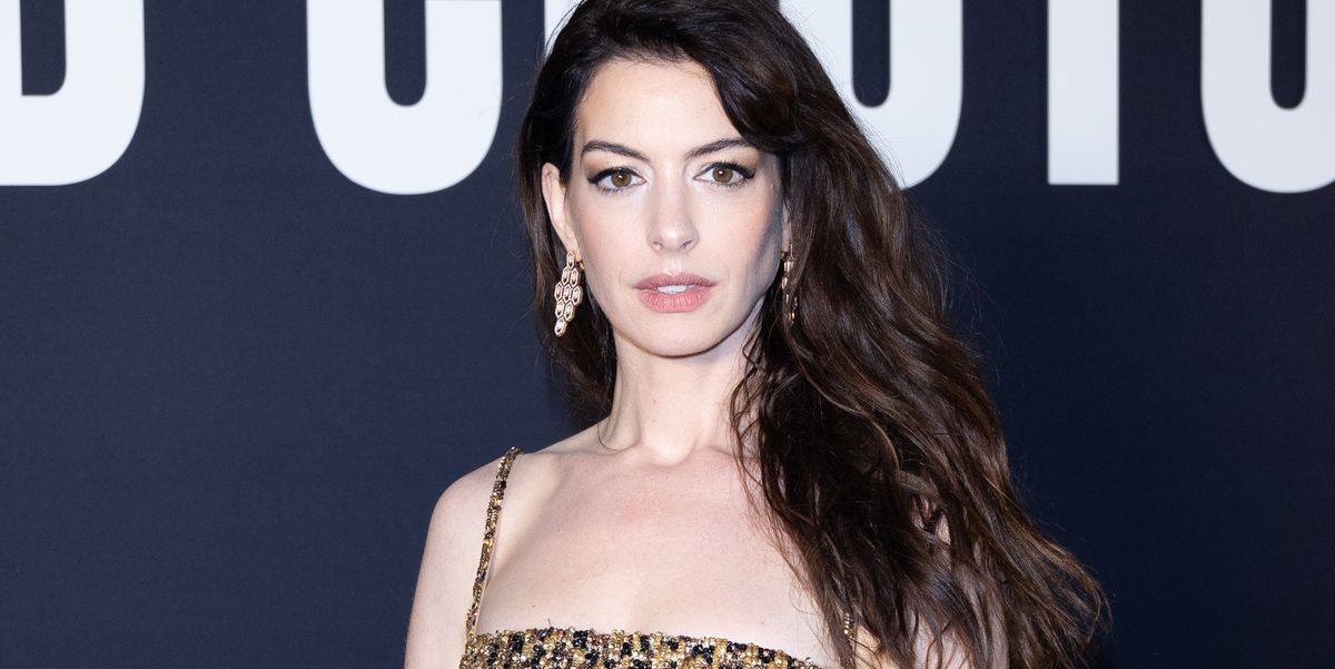 This TikTok Of Anne Hathaway Dancing At Valentino's After Party Is Rightfully Going Viral