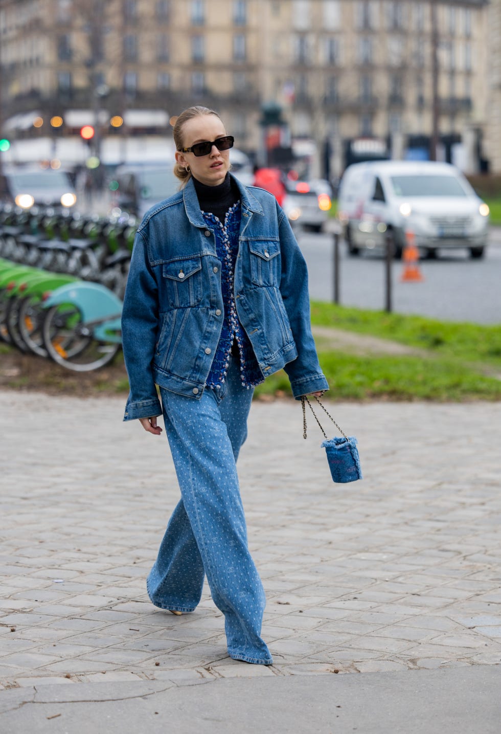 c-mo-combinar-pantalones-vaqueros-de-forma-elegante