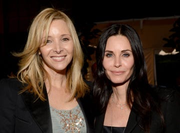 santa monica, ca april 25: actresses lisa kudrow (l) and courteney cox attend p.s. arts presents: la modernism show opening night at the barker hanger on april 25, 2013 in santa monica, california. (photo by michael kovac/getty images for p.s. arts)