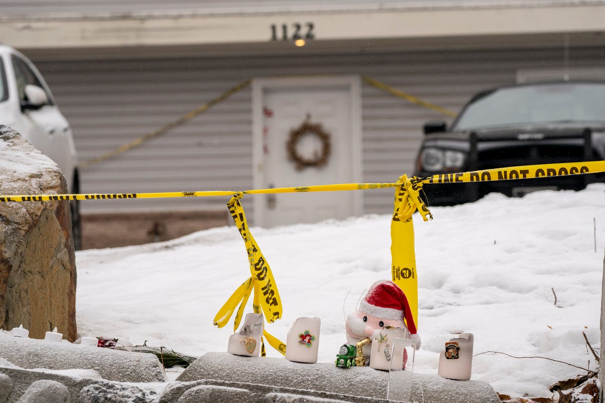 a makeshift memorial outside the moscow, idaho, residence where four university of idaho students were murdered