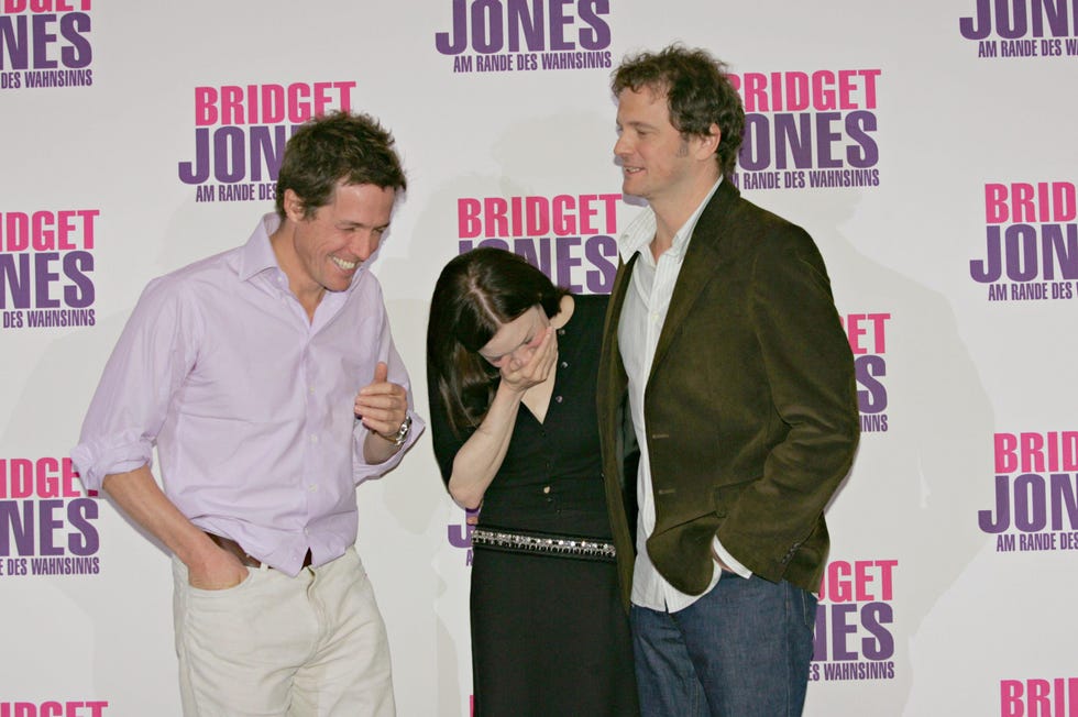 hugh grant, renee zellweger und colin firth beim photocall zu dem film  bridget jones 2 am rande des wahnsinns im adlon in berlin am 121104 photo by franziska kruggetty images