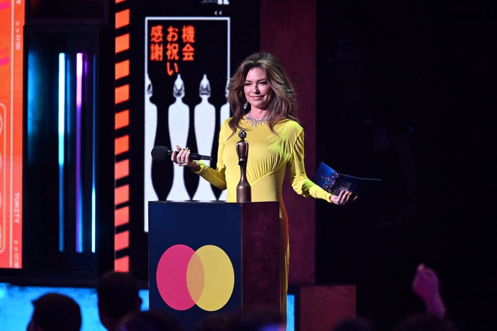shania twain yellow dress brit awards