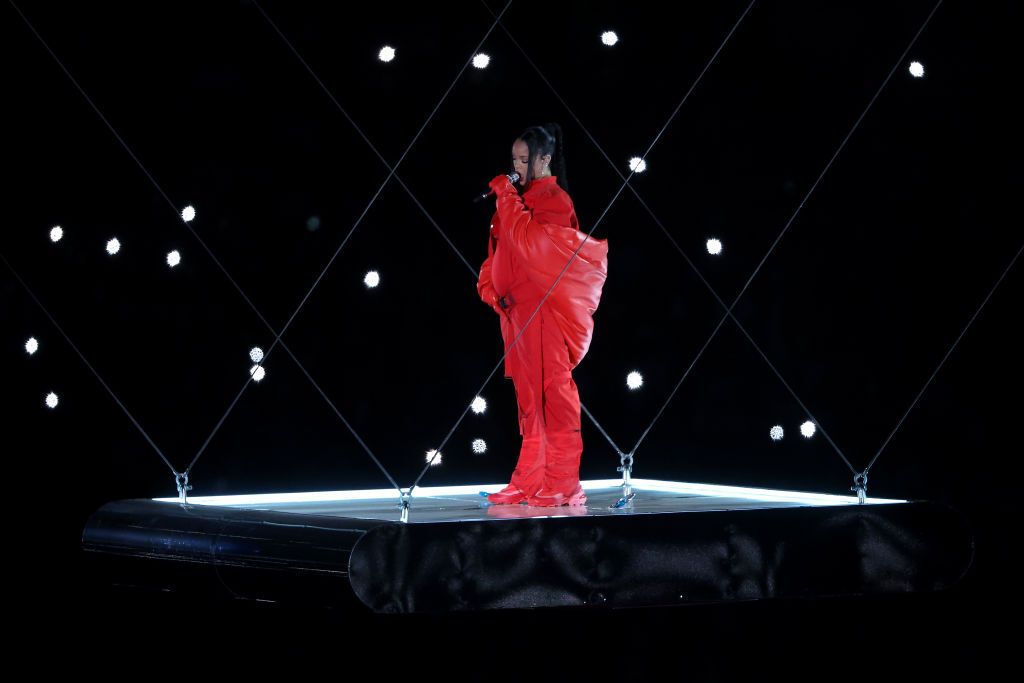 Rihanna Super Bowl Halftime Show Outfit 2023: Margiela Salomon Shoes –  Rolling Stone