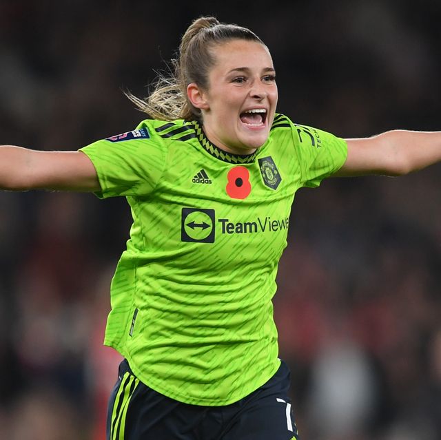 london, england november 19 ella toone of manchester united celebrates following her teams victory in the fa womens super league match between arsenal and manchester united at emirates stadium on november 19, 2022 in london, england photo by harriet landergetty images