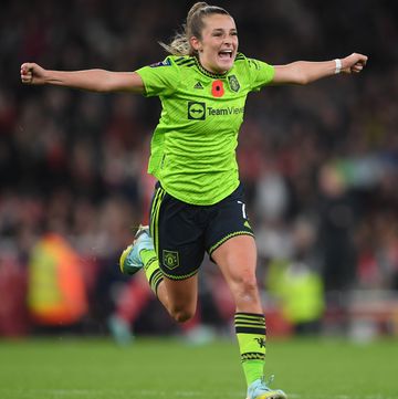 london, england november 19 ella toone of manchester united celebrates following her teams victory in the fa womens super league match between arsenal and manchester united at emirates stadium on november 19, 2022 in london, england photo by harriet landergetty images
