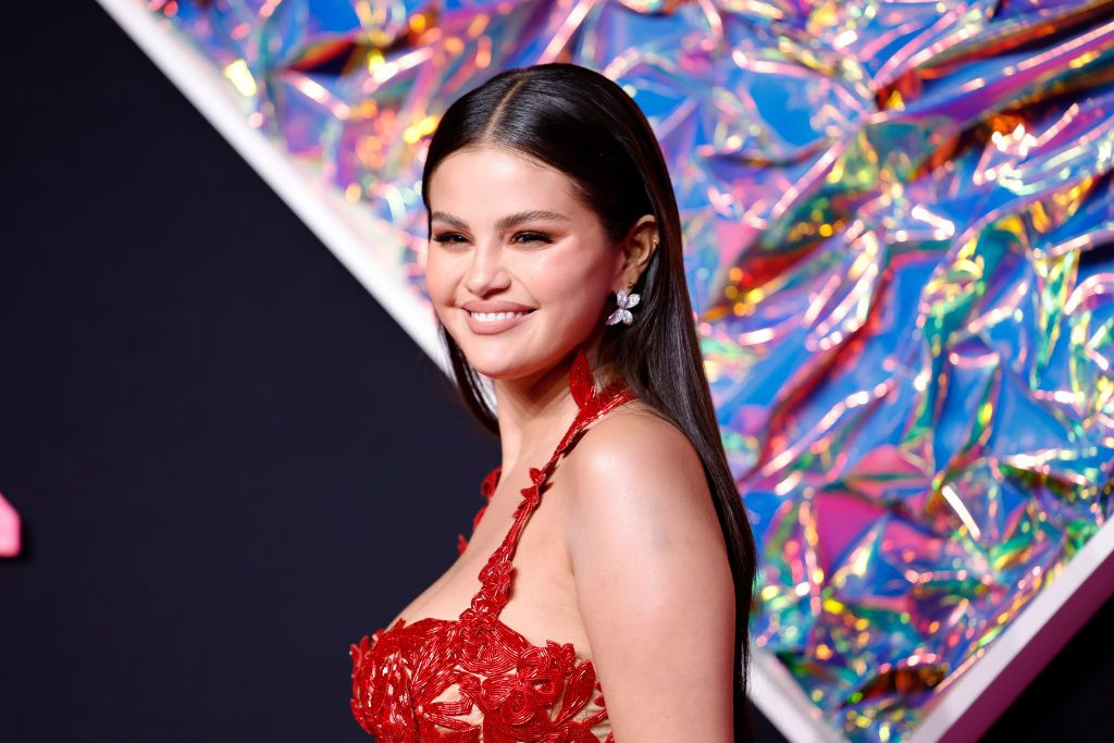 Selena Gomez Wears Red Silk Armani Privé at Golden Globes 2024
