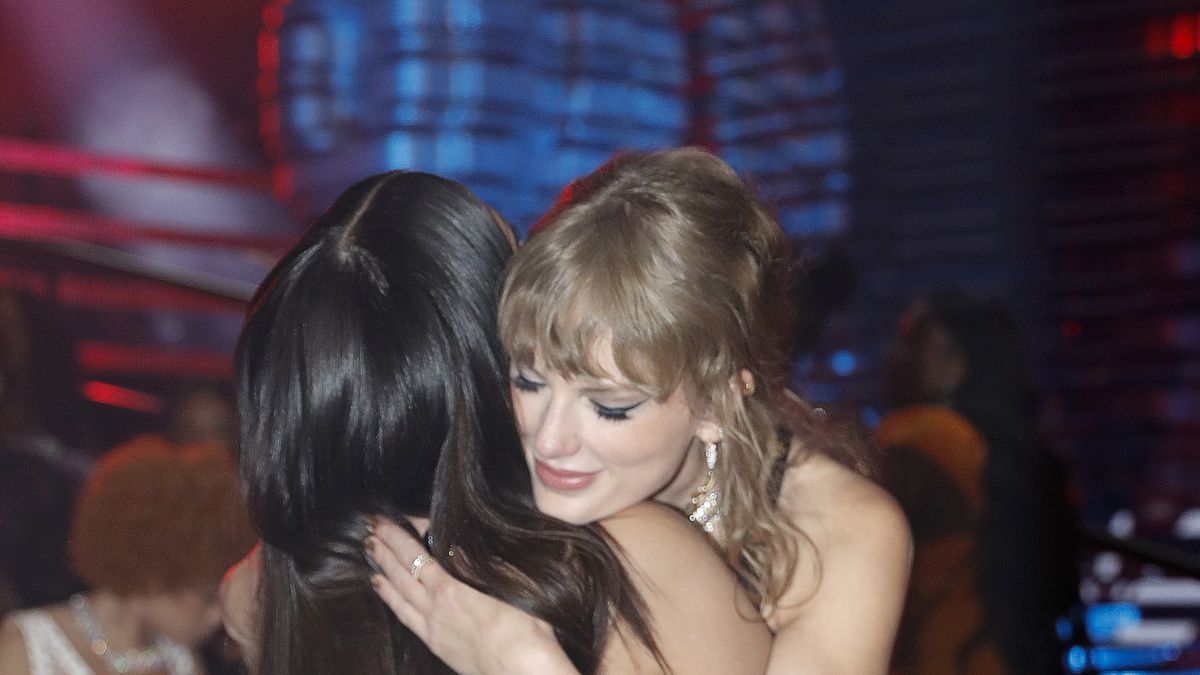 Night Forced Sex Video - Selena Gomez and Taylor Swift's Complete Friendship Timeline