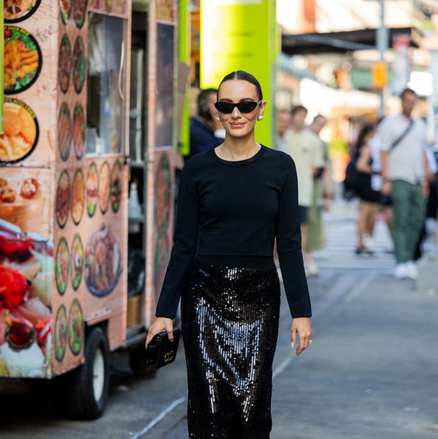 falda de lentejuelas en el street style de nueva york