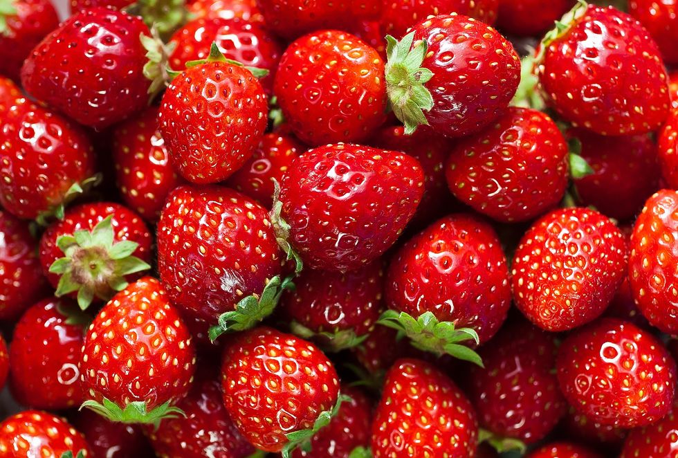 Natural foods, Strawberry, Berry, Strawberries, Fruit, Frutti di bosco, Food, Plant, West Indian raspberry , Local food, 