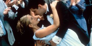 jennifer aniston is dipped by paul rudd in a scene from the film the object of my affection, 1998 photo by 20th century foxgetty images