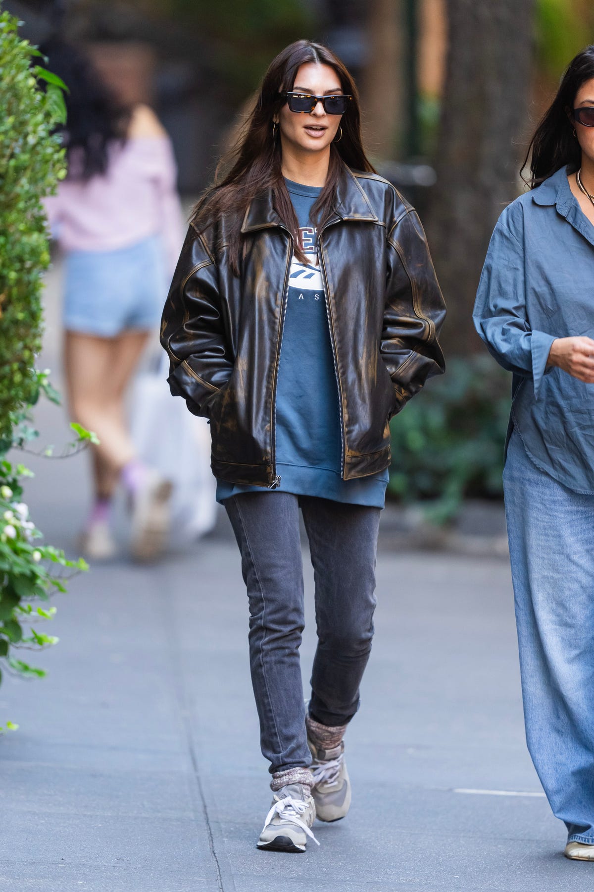 Emily Ratajkowski Ushers in Autumn With Some Unexpected Layering