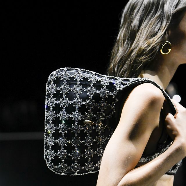 Gucci Models Invented a New Way of Wearing the Jackie Bag