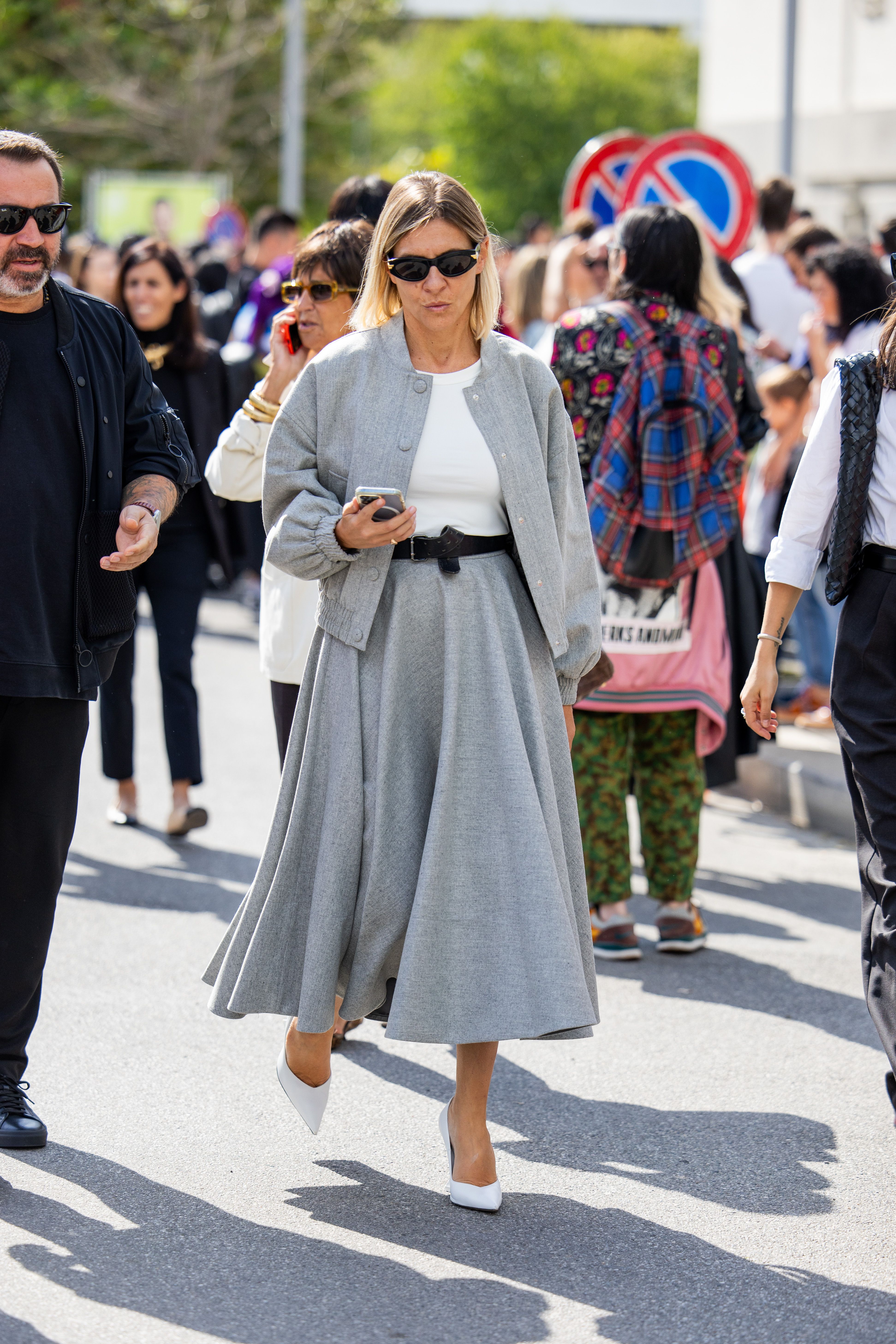 Traje gris de discount mujer