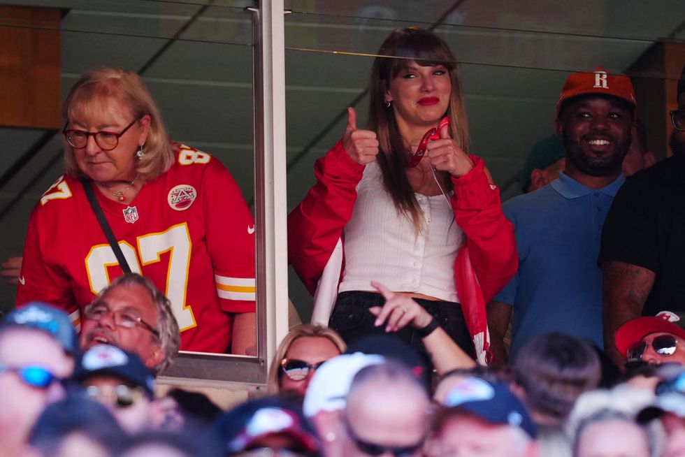 kansas city, missouri september 24 donna kelce and taylor swift are seen during the first half of a game between the chicago bears and the kansas city chiefs at geha field at arrowhead stadium on september 24, 2023 in kansas city, missouri photo by jason hannagetty images