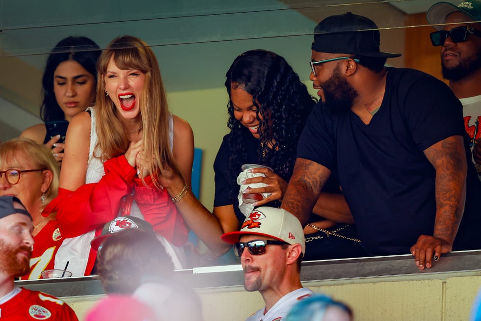 taylor swift watches during a regular season game between the kansas city chiefs and the chicago bears at geha field at arrowhead stadium on september 24, 2023 in kansas city, missouri