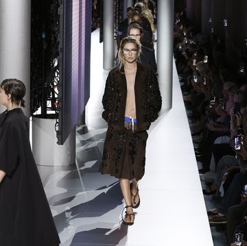 Emma Chamberlain Arrive at the Miu Miu Womenswear Show at Paris Fashion Week  10/03/2023 • CelebMafia