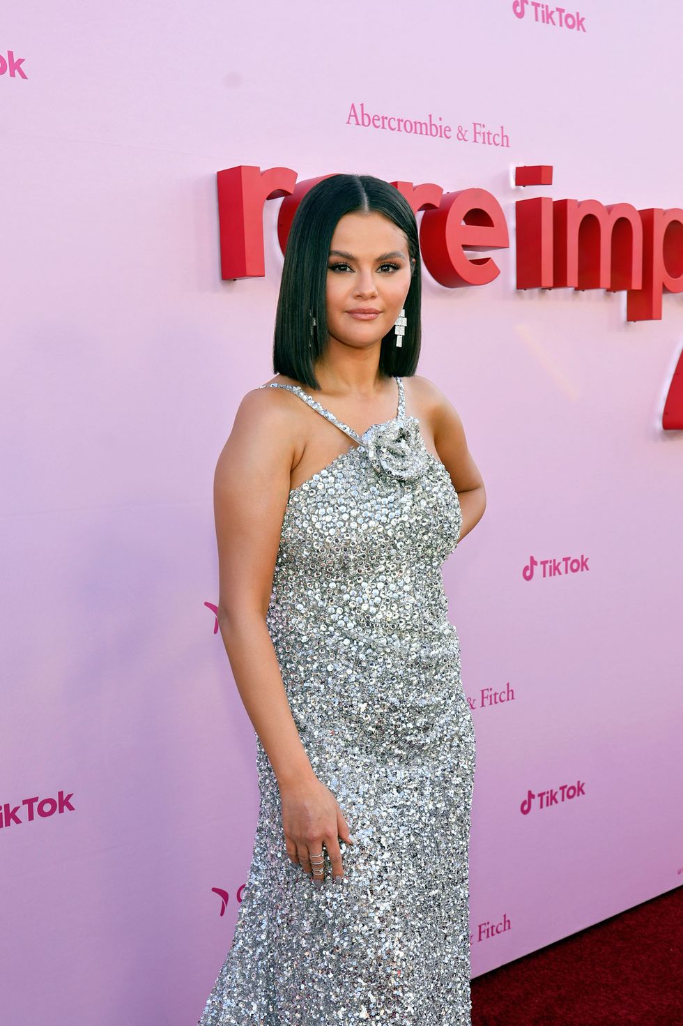 selena gomez hosts the inaugural rare impact fund benefit supporting youth mental health