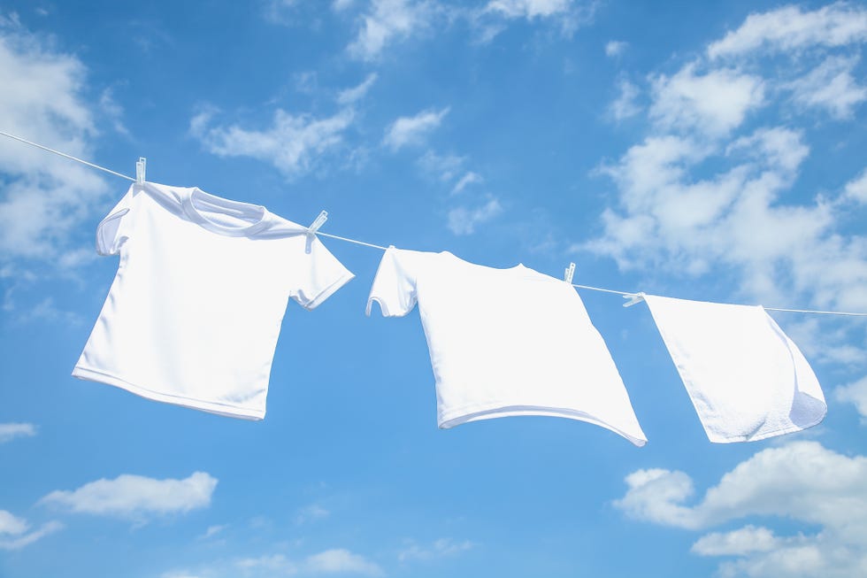 ropa blanca tendida