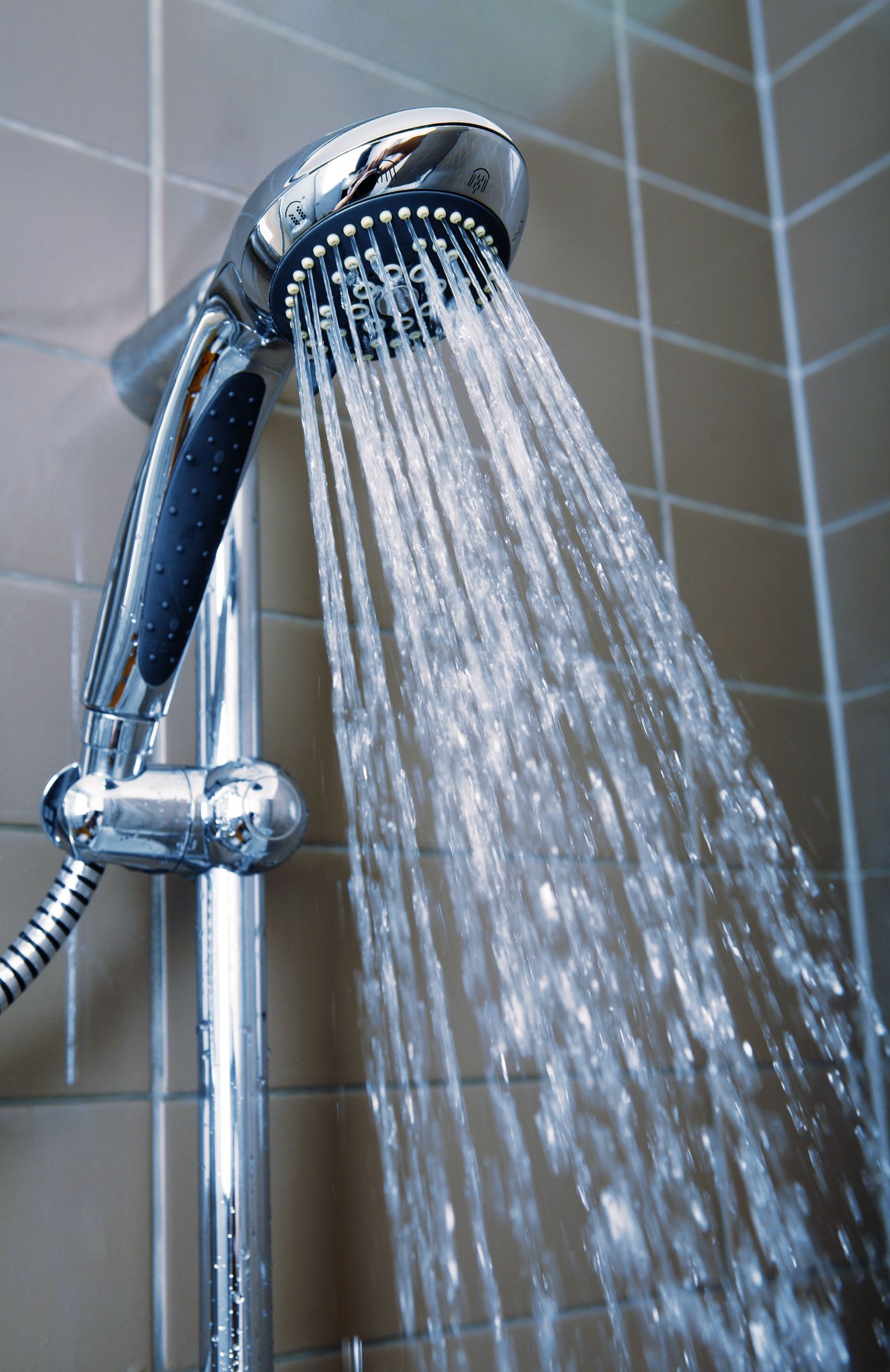 Shower, Plumbing fixture, Tap, Shower head, Plumbing, Water, Room, Bathroom, 
