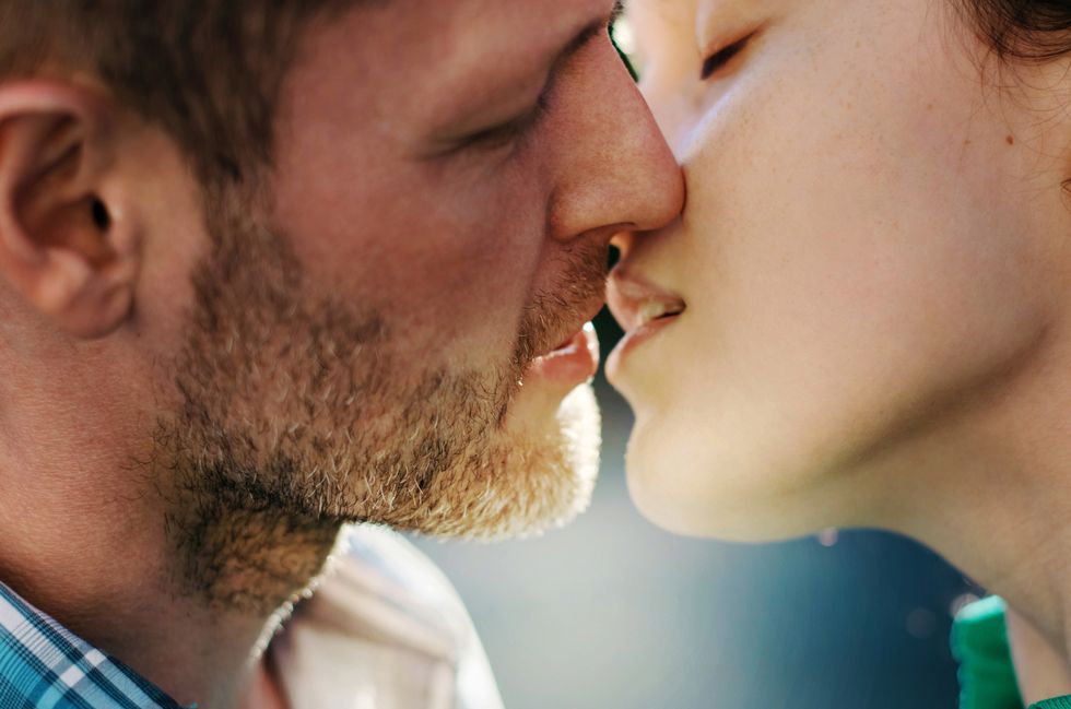 如何接吻 接吻小技巧 盡量減少口水