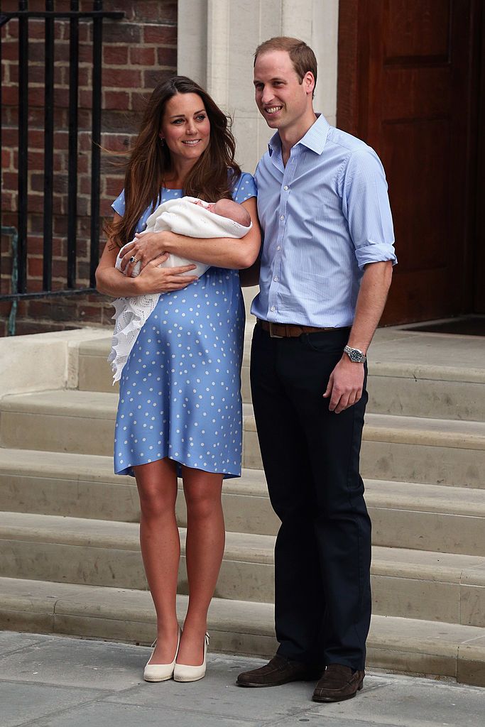 london, england   july 23  prince william, duke of cambridge and catherine, duchess of cambridge leave the lindo wing of st marys hospital with their newborn son on july 23, 2013 in london, england  the duchess of cambridge yesterday gave birth to a boy at 1624 bst and weighing 8lb 6oz, with prince william at her side the baby, as yet unnamed, is third in line to the throne and becomes the prince of cambridge  photo by oli scarffgetty images