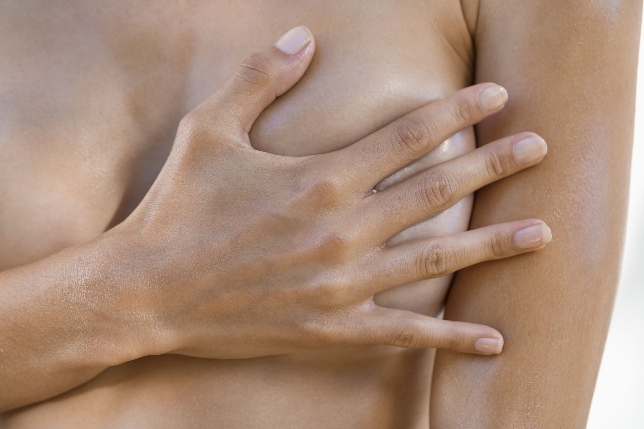 Dolor en los pechos: tipos, causas y soluciones