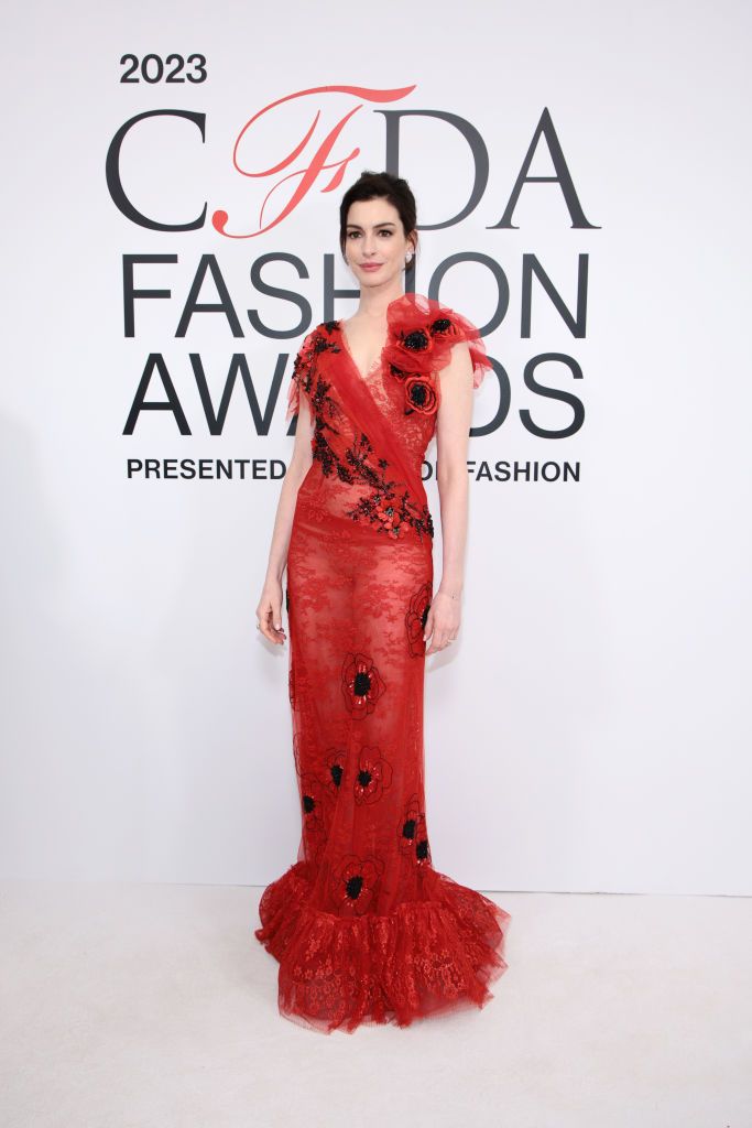 new york, new york november 06 anne hathaway attends the 2023 cfda fashion awards at american museum of natural history on november 06, 2023 in new york city photo by dimitrios kambourisgetty images